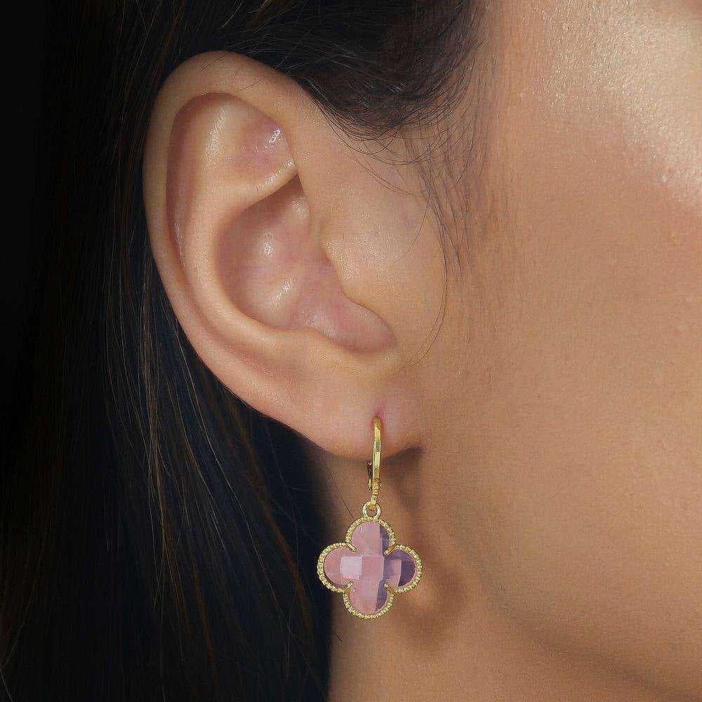 Brinco Dourado de Trevo com Zircônia Rosa, imagem 2