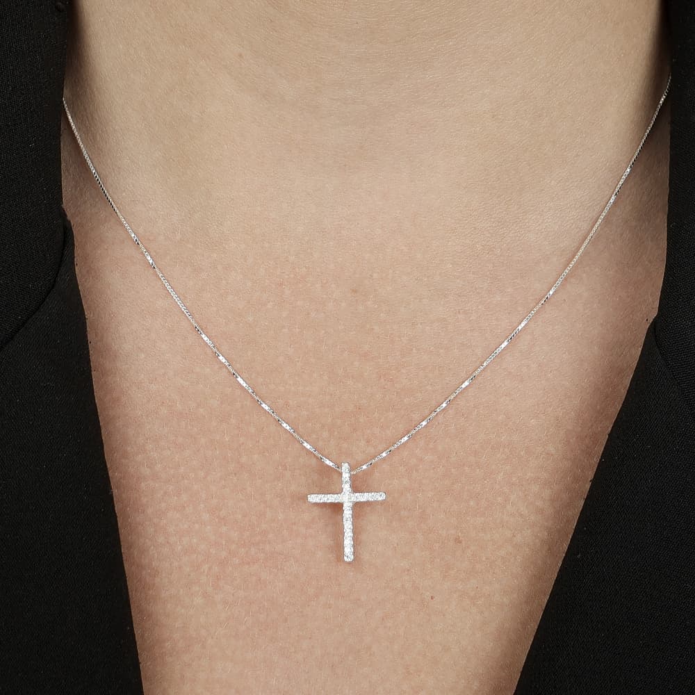 Colar de Cruz Cravejada de Zircônias em Prata 925, imagem 2